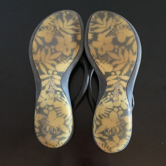 Black leather Cole Haan flip flops size 10 - Picture 2 of 3